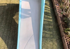小孩玩的滑滑梯
